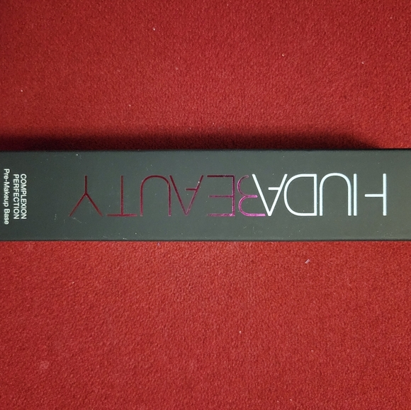SOLD Huda Beauty Complexion Perfection Pre-Makeup Base - Picture 3 of 3